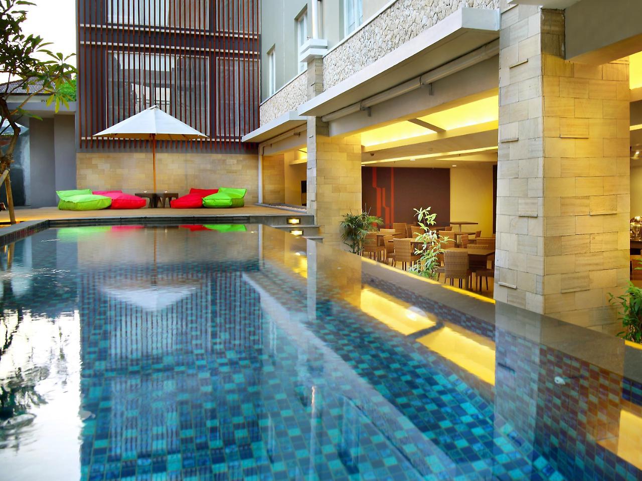 Primera Hotel Seminyak Kültér fotó